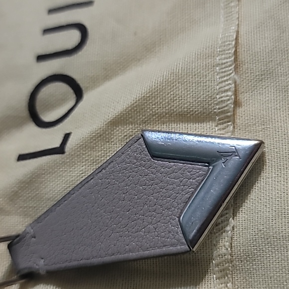 Louis Vuitton Grained Veau Cachemire Comete V Zippy Wallet Grey MI3165 +Dust Bag - Picture 12 of 15